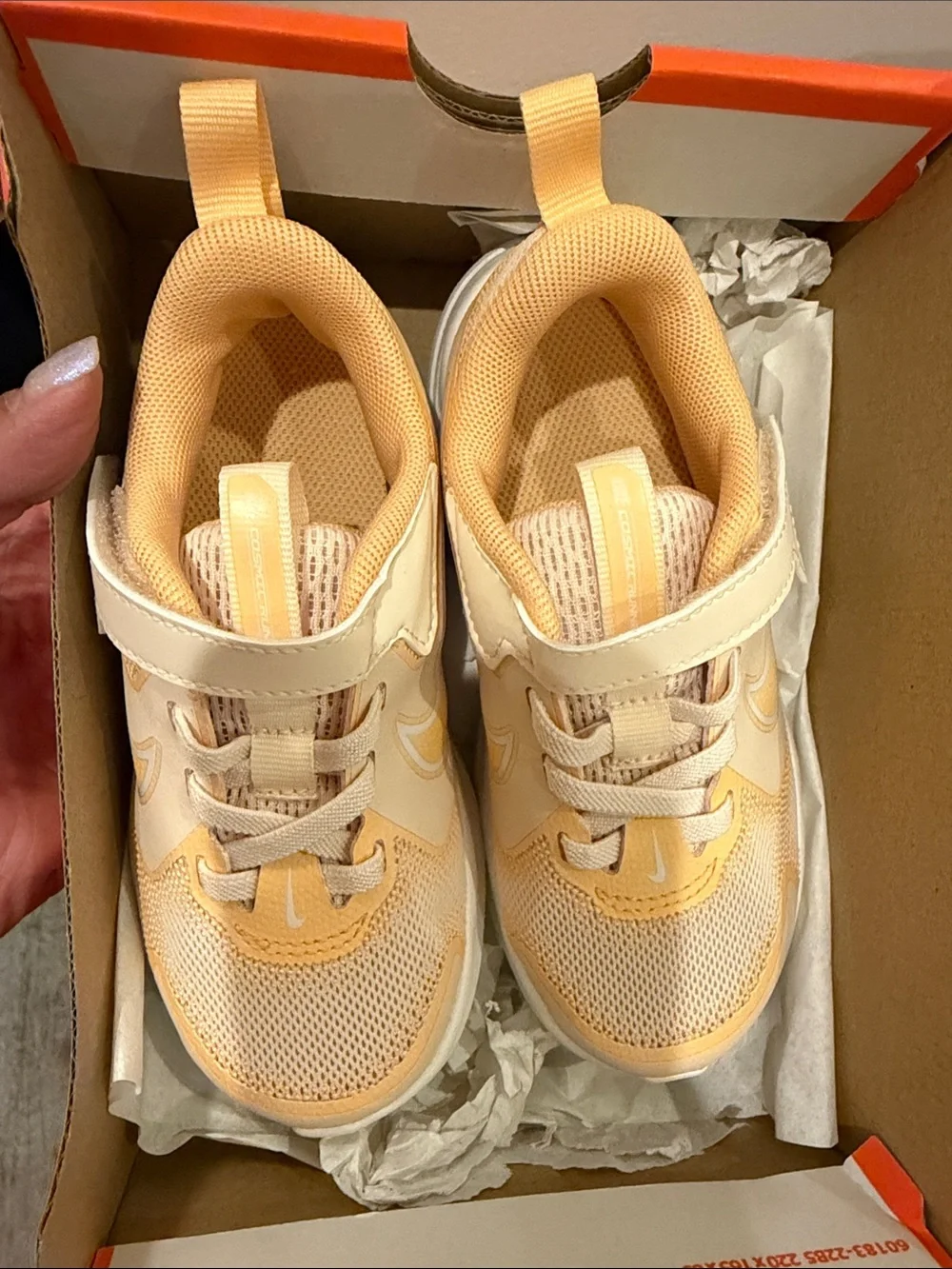 NEW IN Box Nike Kids' Peach/White Lightweight Sneaker
